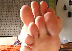18 Year Old Teen Makes You Worship Her Feet