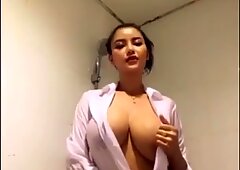 Humente Titten Thai Mädchen Dusche in der persönlichen Wohnung