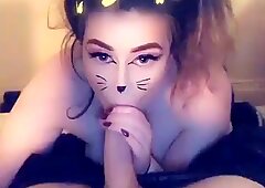 Amelia Skye in der Katze Kleid-up fickt und Deepthroats Großer Schwanz und Dildo auf Snapchat